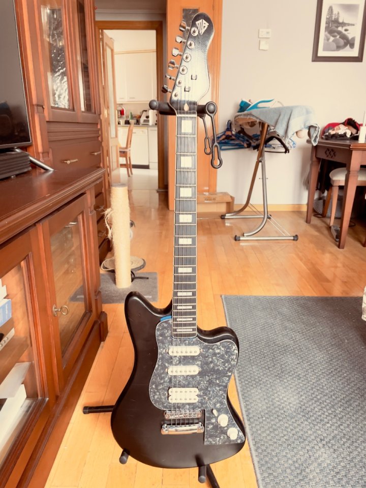 Guitarra estilo jazzmaster de segunda mano · Foto 1 de 9 · Madrid · 120 €