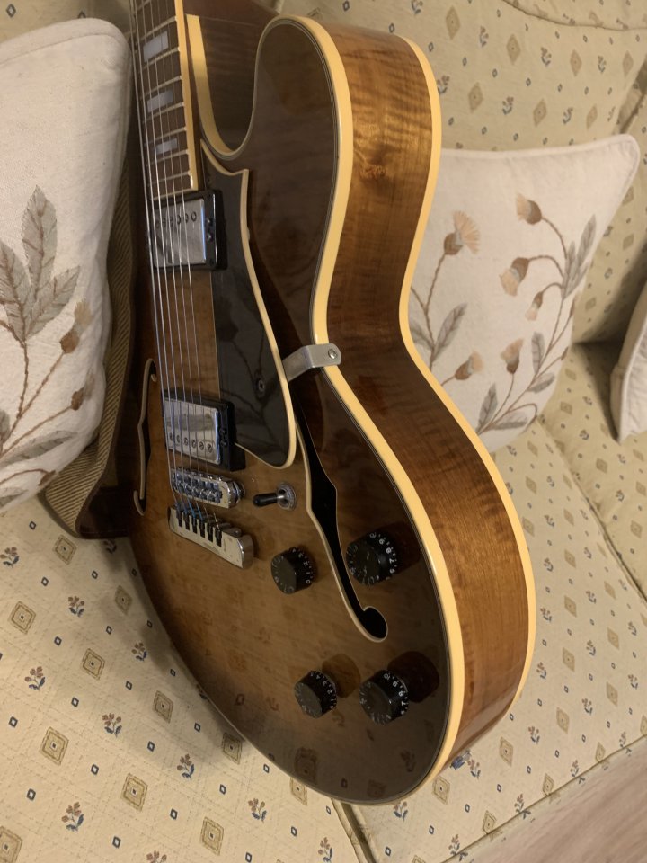 Heritage H576, una joya rara en su eterna juventud