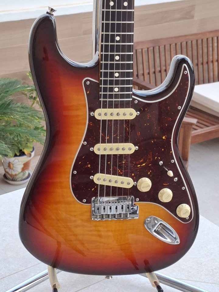Fender Stratocaster Amercican Professional II 70th Anniversary Rw Comet Burst.