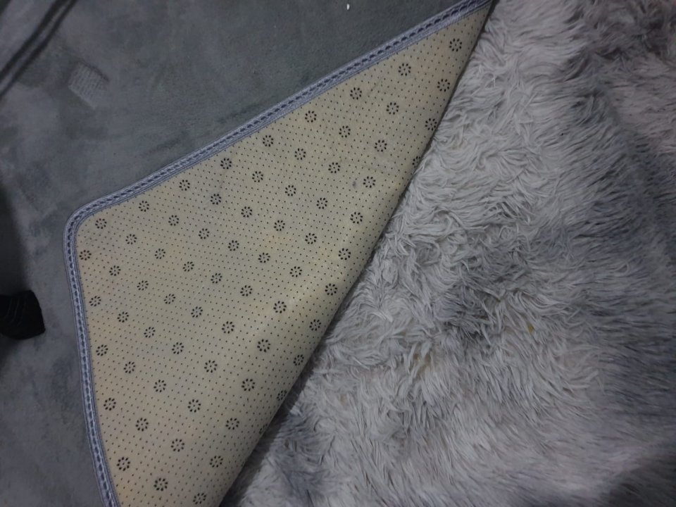 Bateria Alesis + altavoces y plataforma antivibracion