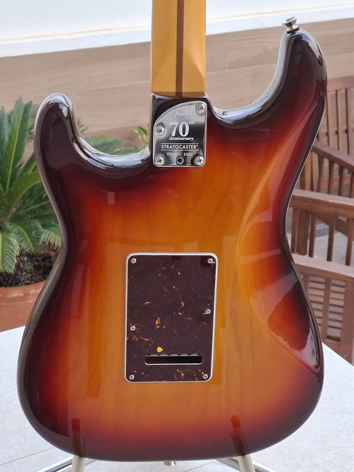 Fender Stratocaster Amercican Professional II 70th Anniversary Rw Comet Burst.