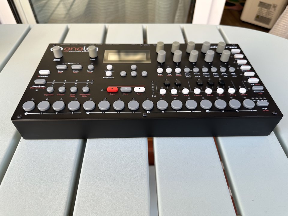 Elektron Analog Four MK1 de segunda mano · Foto 4 de 6 · Barcelona · 600 €