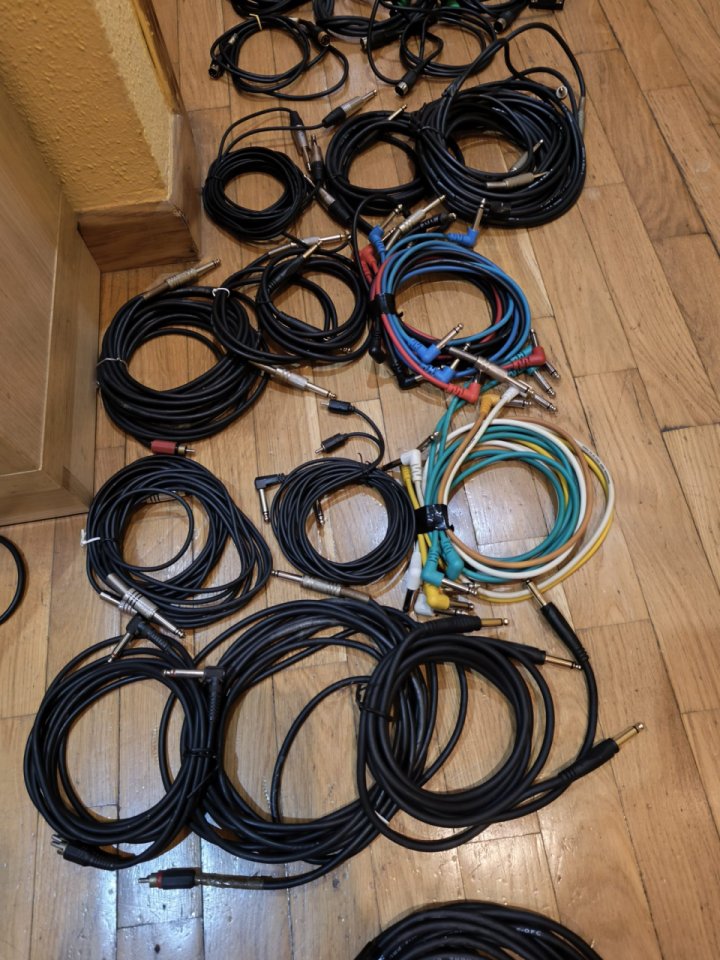 Cables y cosas audio, sonido y MIDI