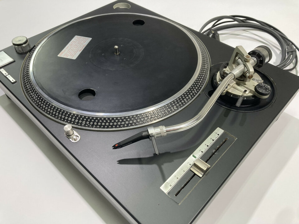 2 Technics Sl-1200 mk2 + Ecler Smac 42