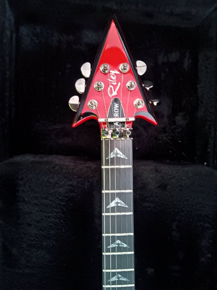 Riley Arrow Custom roja Precio solo este fin de semana