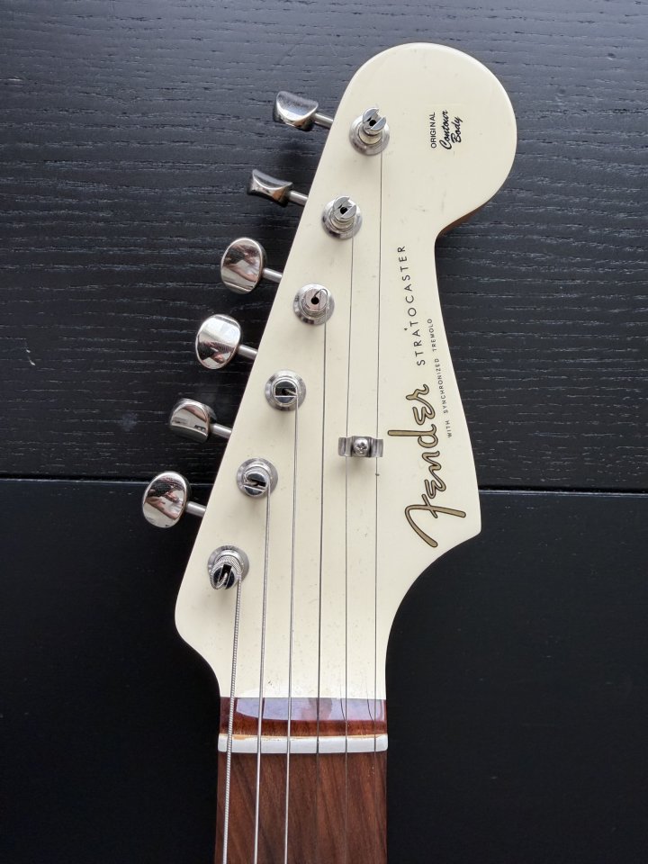 Fender Limited Edition Vintera ‘60s Stratocaster 2022 Olympic White