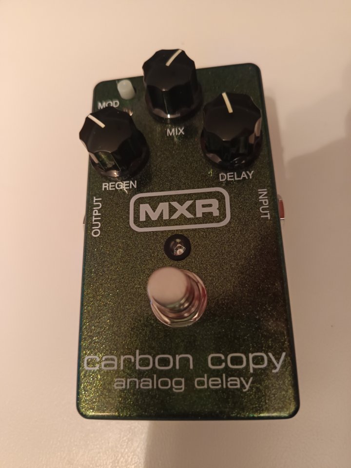 Vendo delay analógico MXR CARBON COPY de segunda mano · Foto 1 de 7 · Madrid · 100 €