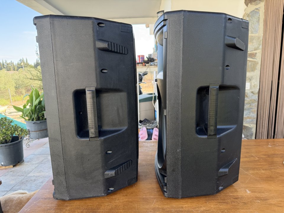 Altavoz activo de 1500W , 350 W (RMS)con un diseño moderno y robusto. de segunda mano · Foto 10 de 10 · Cádiz · 500 €