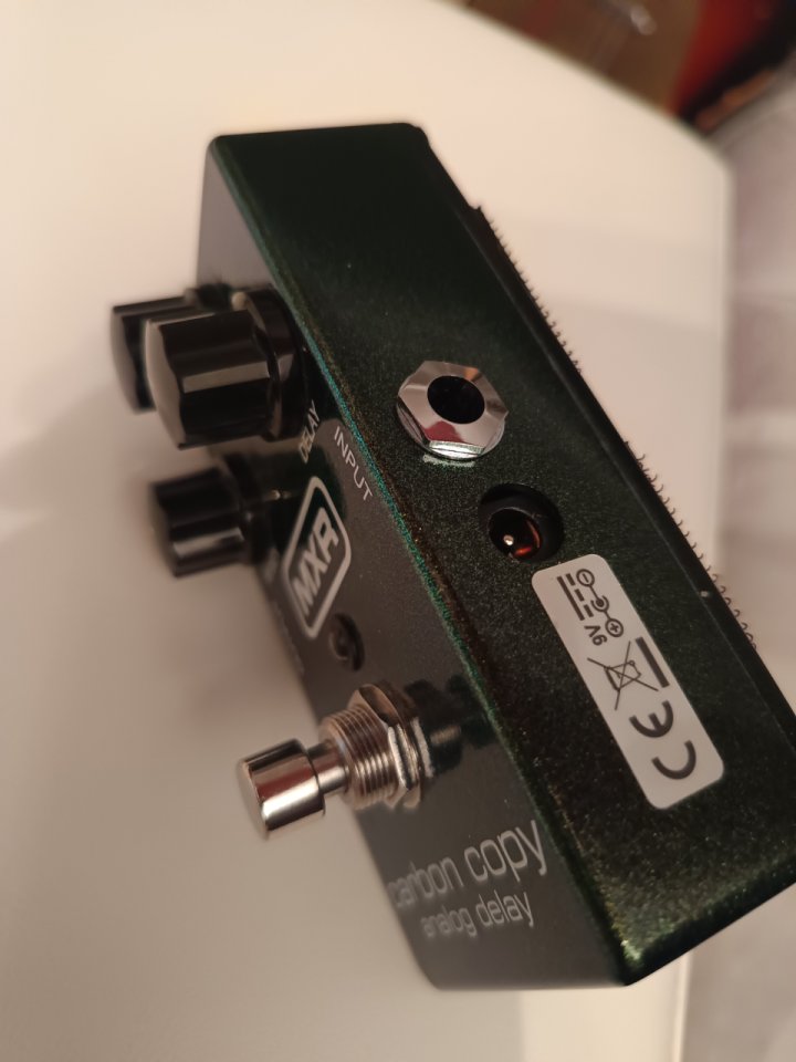 Vendo delay analógico MXR CARBON COPY de segunda mano · Foto 2 de 7 · Madrid · 100 €