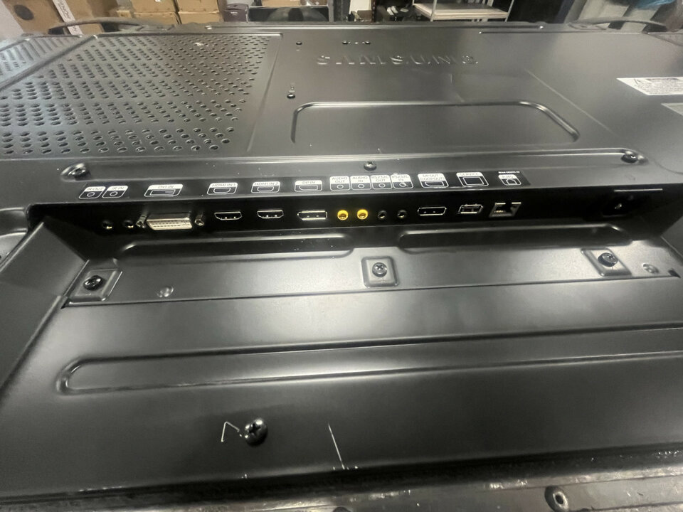 Monitor videowall SAMSUNG 46" dañado