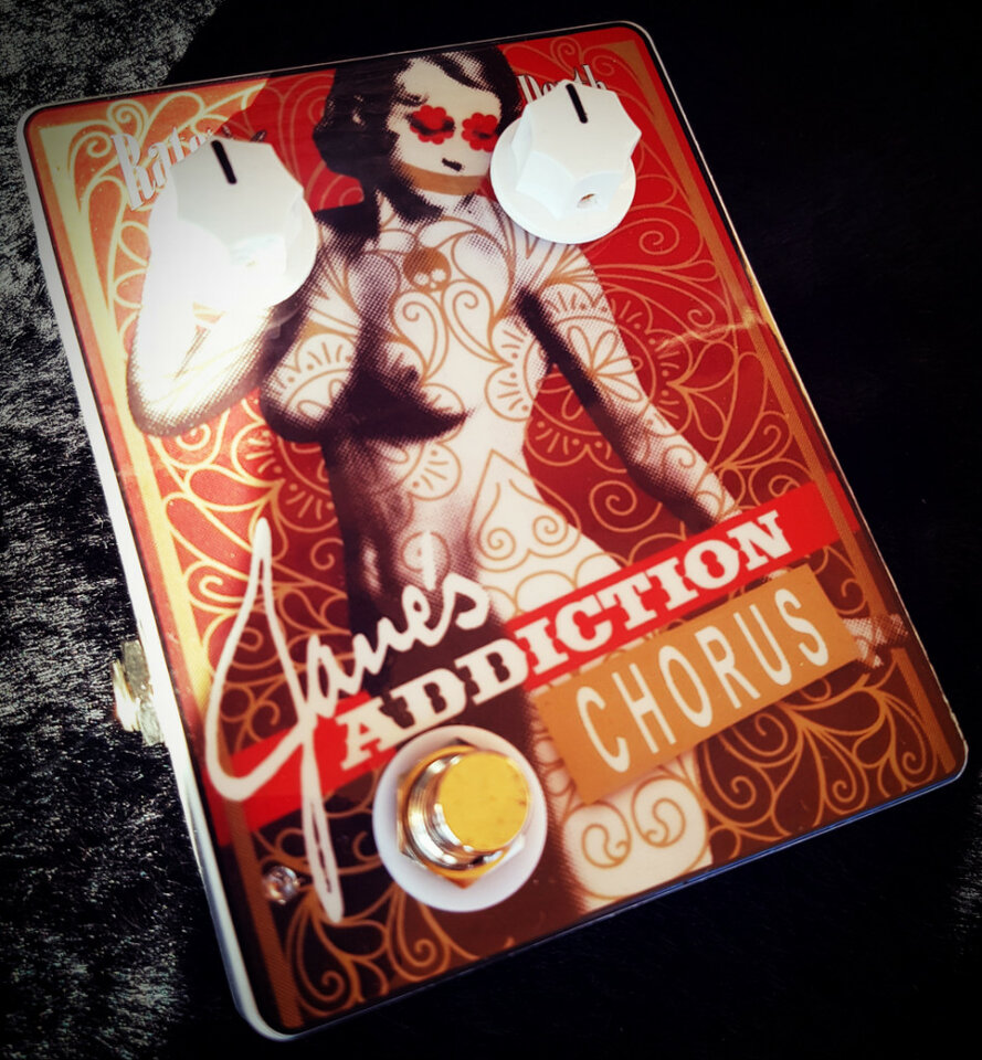 Dam effects: wah, Delay, Distorsión, Overdrive, Reverb, chorus, booster…