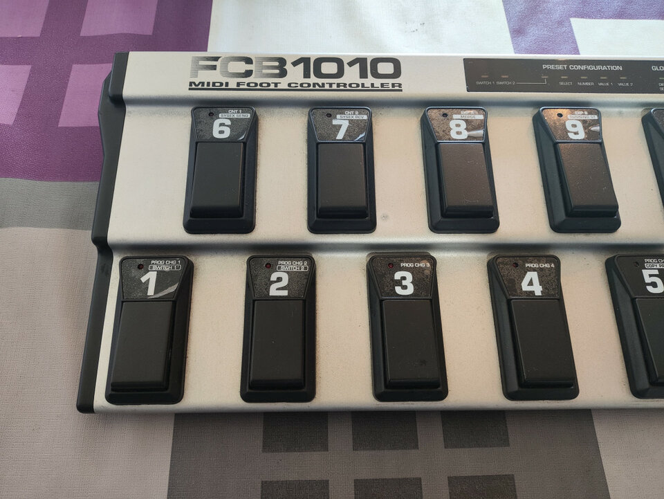 Pedalera Behringer FCB1010