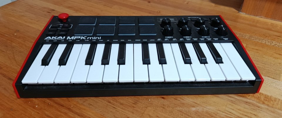 Akai MPK Mini MIDI Controller en perfecto estado de segunda mano · Foto 5 de 8 · Cantabria · 65 €