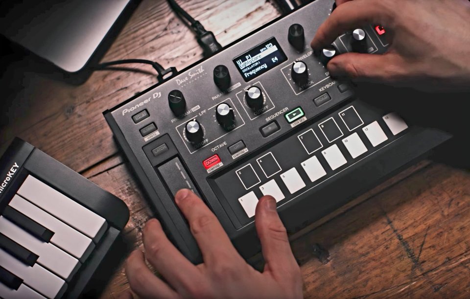 Varios Sintetizadores