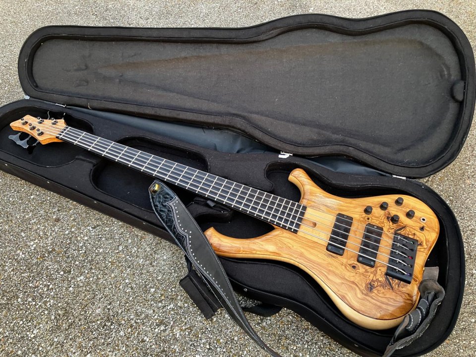 Bajo Marleaux Consat Signature 5 Cuerdas