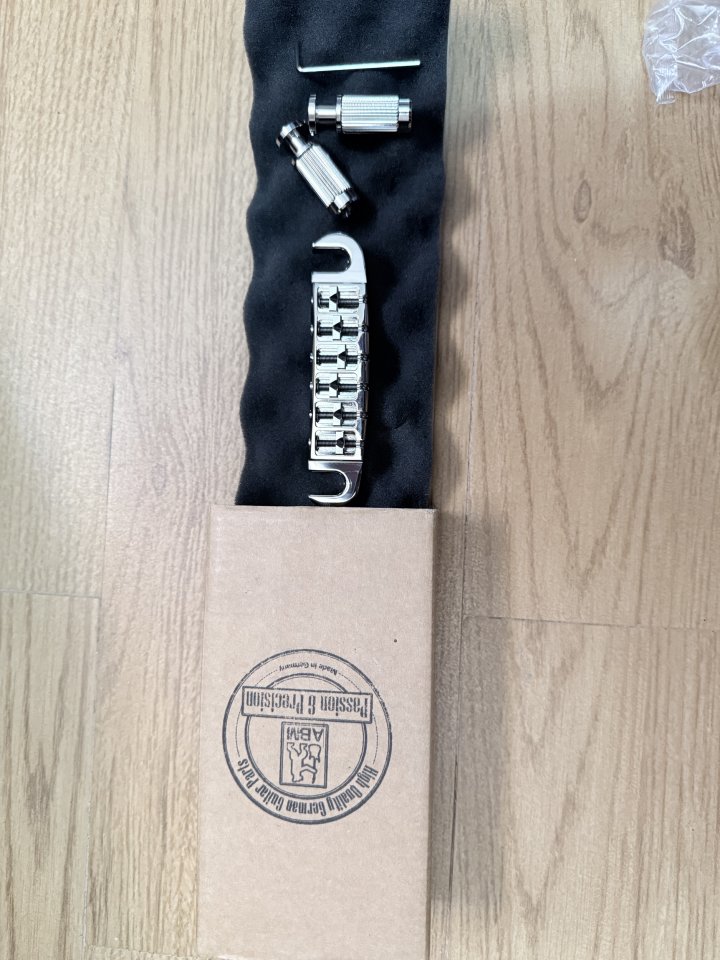 Puente guitarra ABM Wraparound Made in Germany de segunda mano · Foto 1 de 8 · Sevilla · 100 €