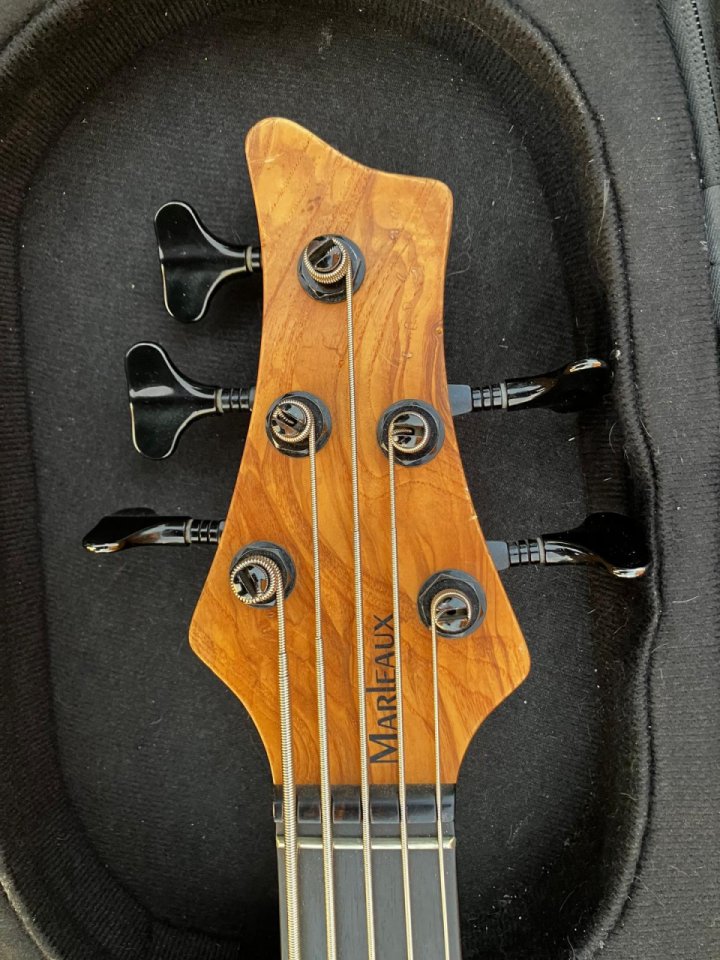 Bajo Marleaux Consat Signature 5 Cuerdas