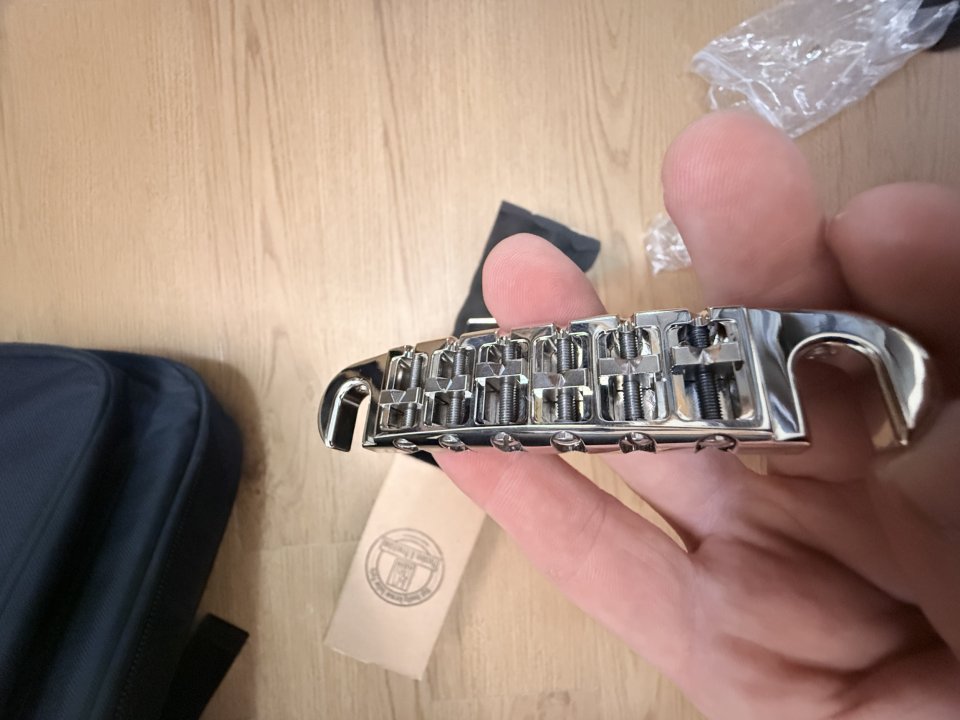 Puente guitarra ABM Wraparound Made in Germany de segunda mano · Foto 3 de 8 · Sevilla · 100 €