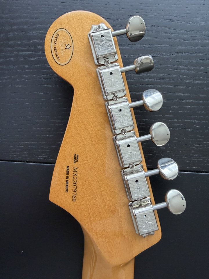 Fender Limited Edition Vintera ‘60s Stratocaster 2022 Olympic White