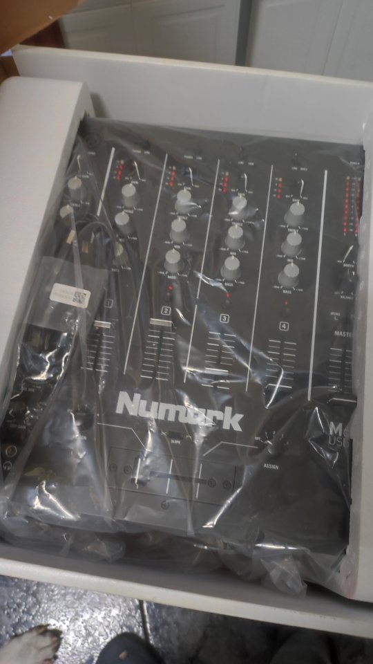 Numark M6 Usb de segunda mano · Foto 1 de 4 · Pontevedra · 200 €