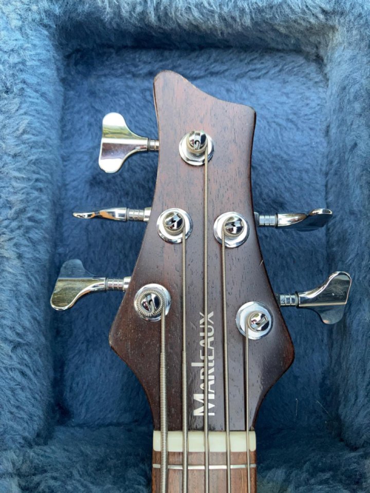 Marleaux Consat Fretless Signature 5 cuerdas