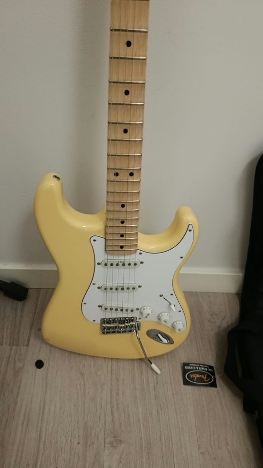 Fender Yngwie Malmsteen Stratocaster MIJ (Japan) - Mint / Como Nueva (2025) de segunda mano · Foto 2 de 4 · Madrid · 1850 €