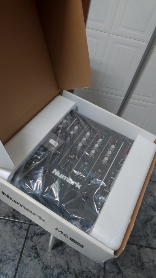 Numark M6 Usb de segunda mano · Foto 3 de 4 · Pontevedra · 200 €