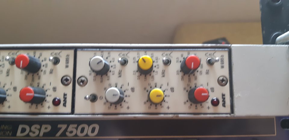 ANT/TELEFUNKEN 2x v676D MIC/LIN PRE 2x W695b MST EQ (PLUG&PLAY) de segunda mano · Foto 1 de 4 · Cádiz · 2200 €