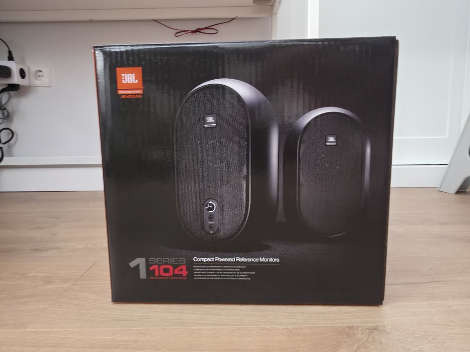 JBL 104 - Monitores de Referencia