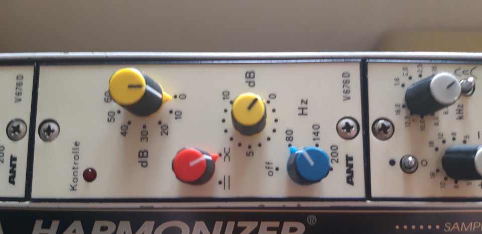 ANT/TELEFUNKEN 2x v676D MIC/LIN PRE 2x W695b MST EQ (PLUG&PLAY) de segunda mano · Foto 2 de 4 · Cádiz · 2200 €