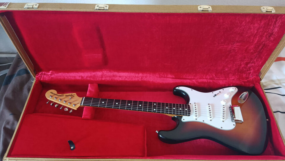 SQUIER STRATOCASTER JV del 83