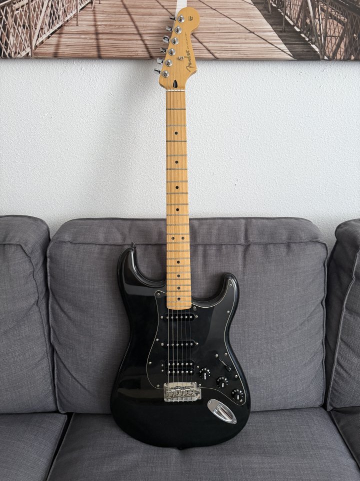 Fender Player Stratocaster HSS 75 aniversario