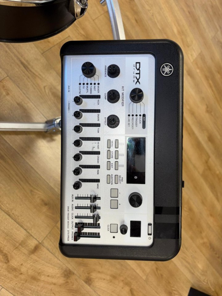 Yamaha DTX10KMBF de segunda mano · Foto 4 de 4 · Madrid · 1850 €