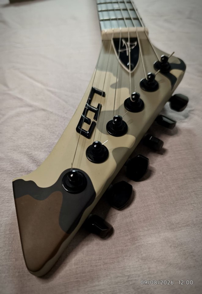 LTD Snakebyte camo de segunda mano · Foto 8 de 8 · Barcelona · 1600 €