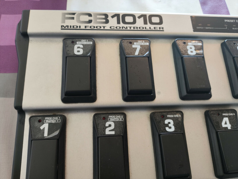 Pedalera Behringer FCB1010