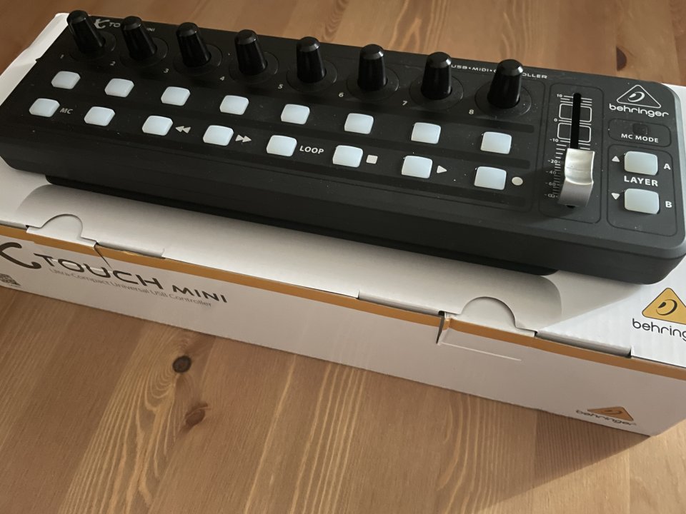 Behringer x-touch mini NUEVO de segunda mano · Foto 2 de 3 · Sevilla · 70 €