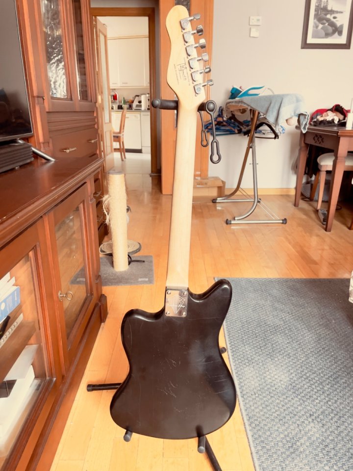 Guitarra estilo jazzmaster de segunda mano · Foto 3 de 9 · Madrid · 120 €
