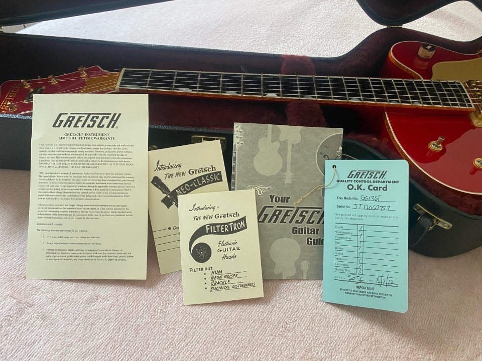 Gretsch G6136T-TVTAFR 2012 - Firebird red de segunda mano · Foto 3 de 10 · A Coruña · 3000 €