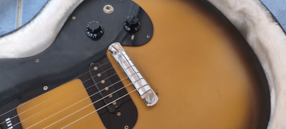 Gibson Melody Maker Reissue 1959 Vintage Sunburt de 2009 de segunda mano · Foto 3 de 10 · Sevilla · 1500 €