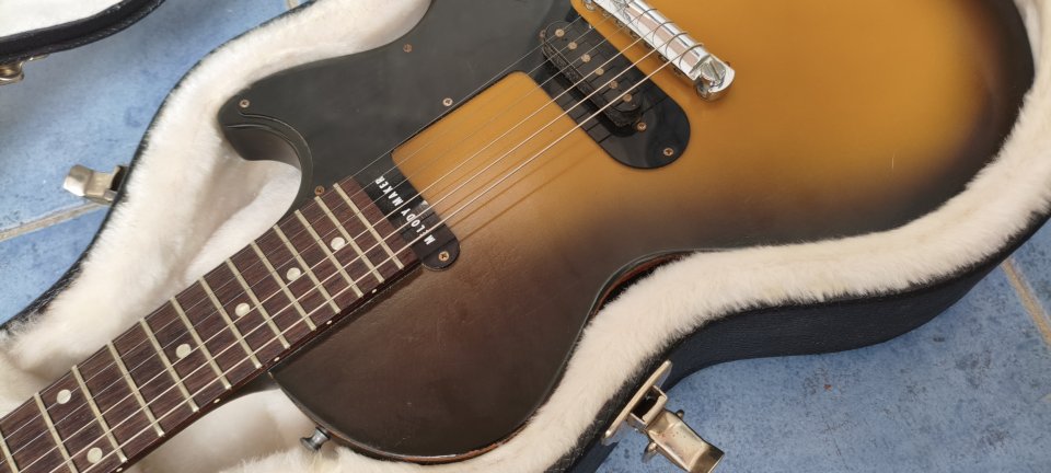 Gibson Melody Maker Reissue 1959 Vintage Sunburt de 2009 de segunda mano · Foto 5 de 10 · Sevilla · 1500 €
