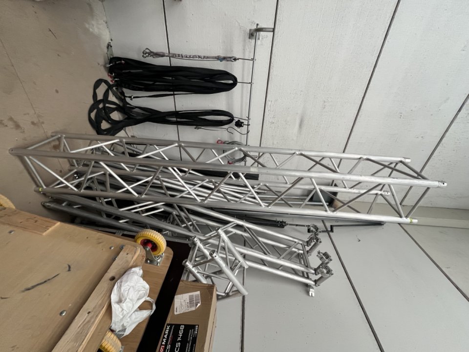 Truss 3 metros x 40 de segunda mano · Foto 1 de 3 · Navarra · 80 €