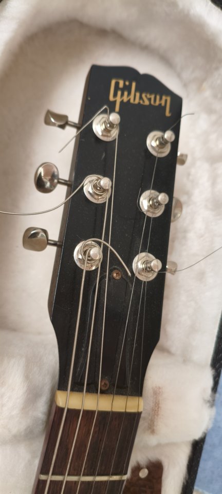 Gibson Melody Maker Reissue 1959 Vintage Sunburt de 2009 de segunda mano · Foto 6 de 10 · Sevilla · 1500 €