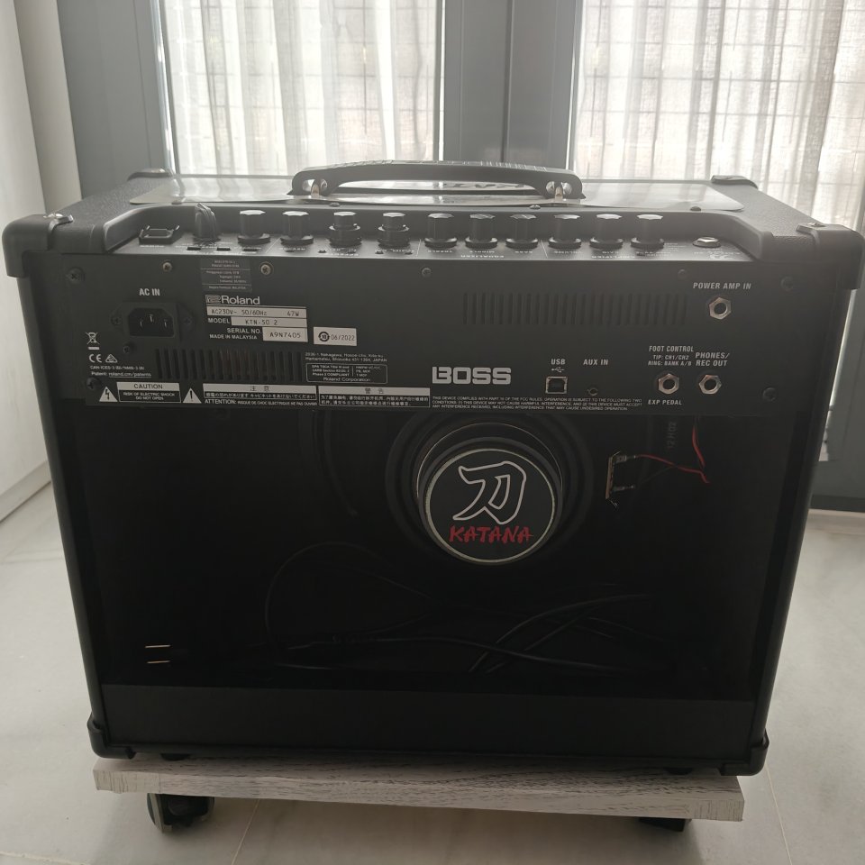 Boss Katana 50mk2 de segunda mano · Foto 2 de 3 · Almería · 180 €