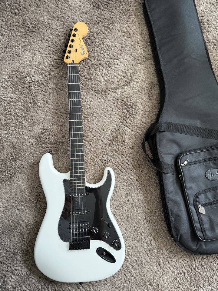 Fender Stratocaster FSR Player II Advanced Artic White de segunda mano · Foto 1 de 6 · Murcia · 760 €