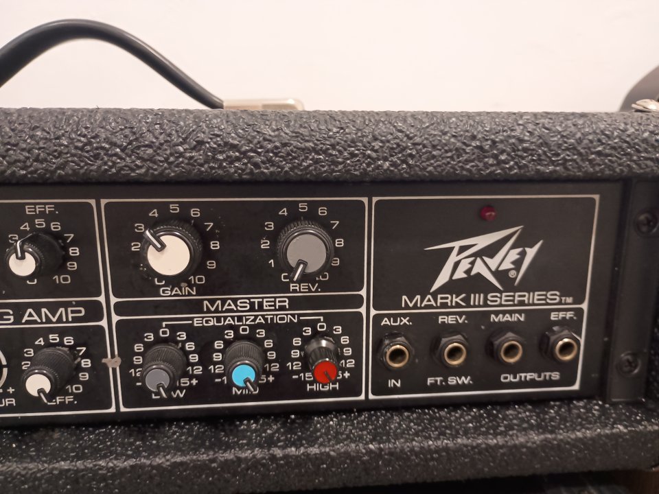 Peavey MP-4 Mark III de segunda mano · Foto 2 de 7 · Málaga · 100 €