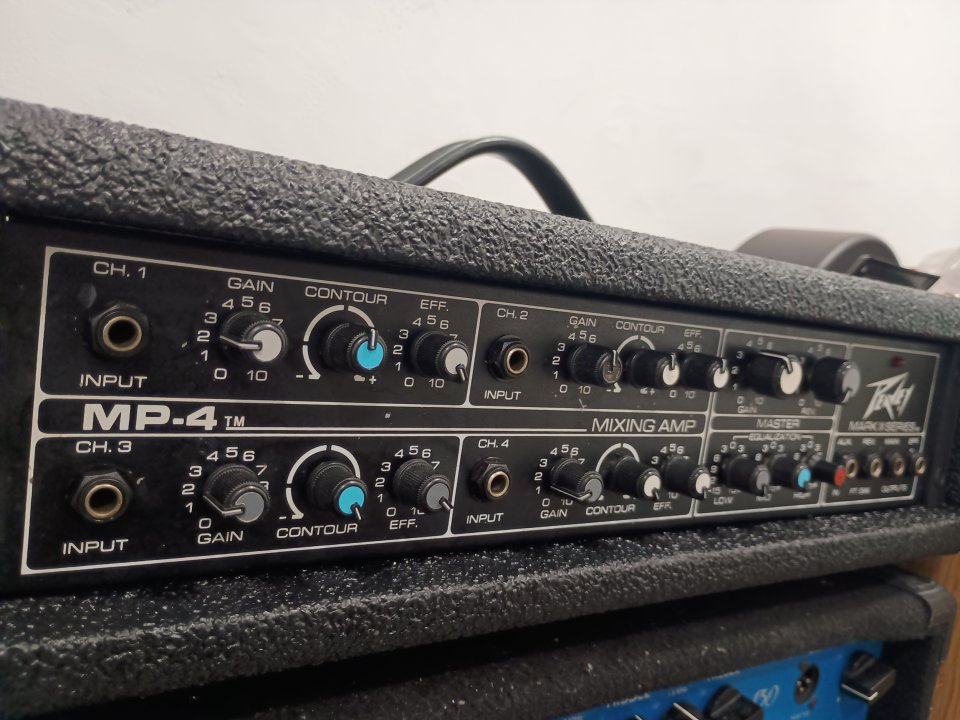 Peavey MP-4 Mark III de segunda mano · Foto 3 de 7 · Málaga · 100 €
