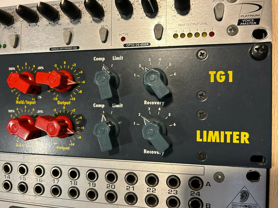 Chandler Limited TG-1 compresor + PSU