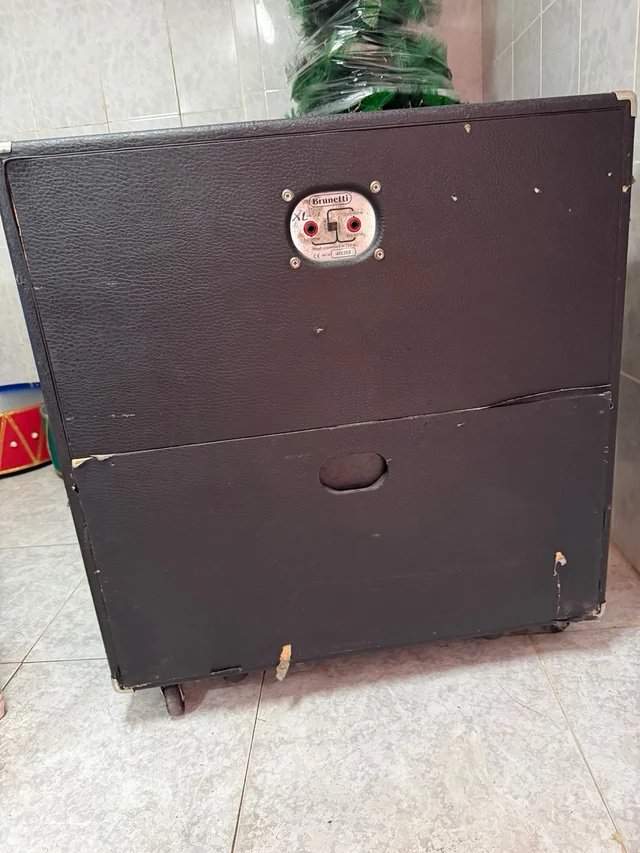 Pantalla Brunetti 4x12 XL Cab de segunda mano · Foto 5 de 9 · Cádiz · 250 €