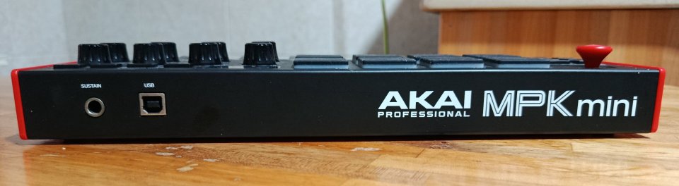 Akai MPK Mini MIDI Controller en perfecto estado de segunda mano · Foto 7 de 8 · Cantabria · 65 €