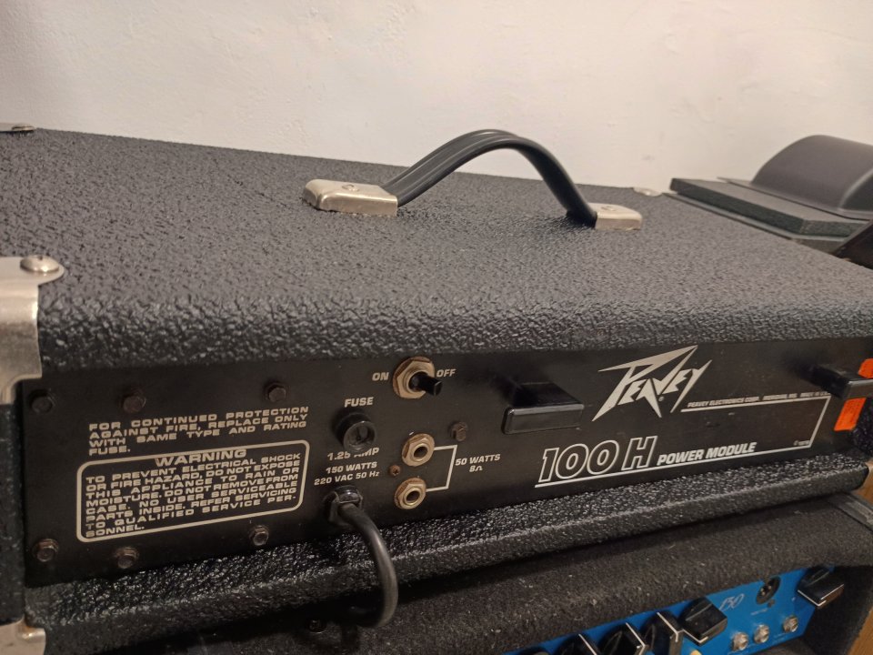 Peavey MP-4 Mark III de segunda mano · Foto 4 de 7 · Málaga · 100 €